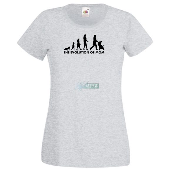 The Evolution of Mom női rövid ujjú póló