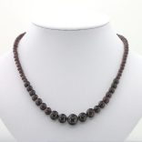 Ásvány nyaklánc gránát