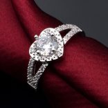 Fehér aranyozott szivecske formás ausztria kristályos gyűrű