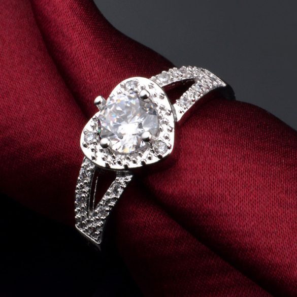 Fehér aranyozott szivecske formás ausztria kristályos gyűrű
