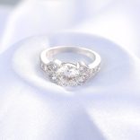 Ezüstözött, csillogó Austria kristályos gyűrű