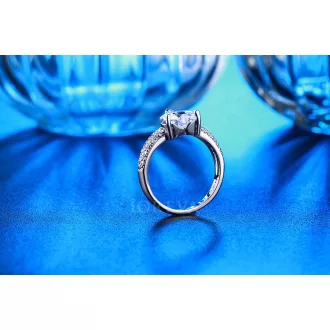 Rhodium platted gyűrű szív alakú kristály