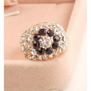 Aranyozott állítható méretű gyűrű, áttetsző és fekete üvegkristály díszítéssel