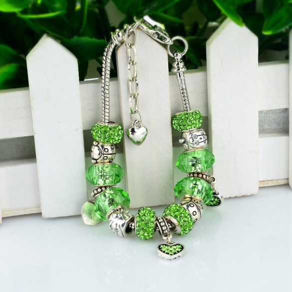Szívecskés - zöld kristályos üveg és fém charm - Pandora stílusú karkötő