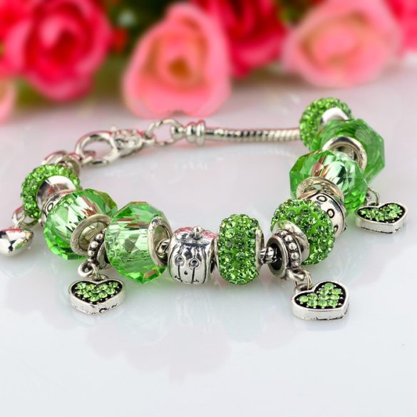 Szívecskés - zöld kristályos üveg és fém charm - Pandora stílusú karkötő