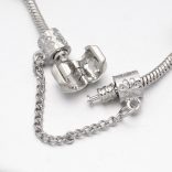 Rózsaszín csillogó virágos függő charm Pandora stílusú karkötő