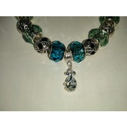   Ezüst színű, tengerszín üvegkristály (kék és halvány zöld), fém charm Pandora stílusú karkötő