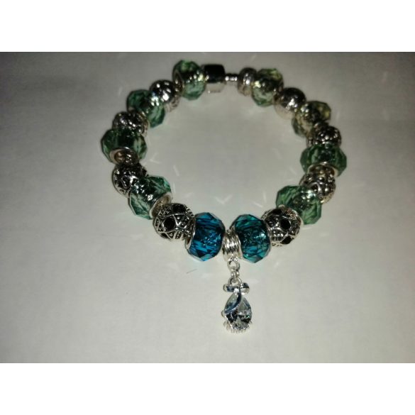Ezüst színű, tengerszín üvegkristály (kék és halvány zöld), fém charm Pandora stílusú karkötő