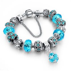   Ezüstözött égkék színű üveg és virág mintázatú fém charm-ok -  Pandora stílusú karkötő