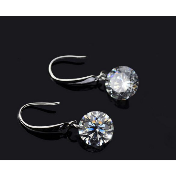 Modern aranyozott CZ kristállyal fülbevaló (1 pár)