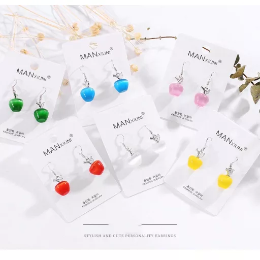 Alma alakú, kék színű macskaszem fülbevaló (1 pár)