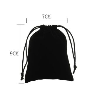 Plüss tasak Mandzsettagombhoz, fekete