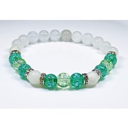   Ásvány karkötő fehér jáde, roppantott, színezett zöld hegyikristály - ezüst színű cirkóniumos köztes