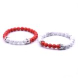 Páros ásvány karkötő piros türkiz, howlit, ezüst koronákkal, 2 db-os szett