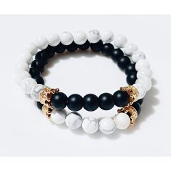   Páros ásvány karkötő ónix, howlit, arany színű koronákkal 2 db-os szett