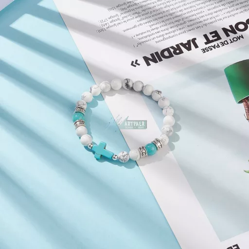 Howlit - kék türkiz - tibeti köztes - türkiz kereszttel, ásvány karkötő