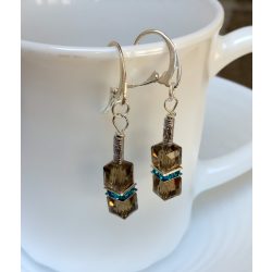   Modern füstszínű üvegkristály kocka fülbevaló (1 pár)