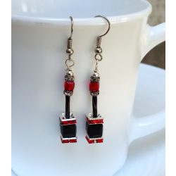   Modern fekete - piros kocka üvegkristály fülbevaló (1 pár)
