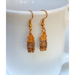   Modern narancs - füst kocka üvegkristály arany színű beakasztós fülbevaló (1 pár)