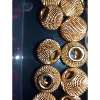   Kötött hatású, extravagáns, rosegold színű, fémből készült gömb, charm
