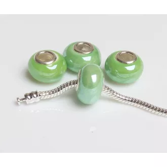   Kézzel készített porcelán gyöngyök gyöngyházfényű almazöld charm