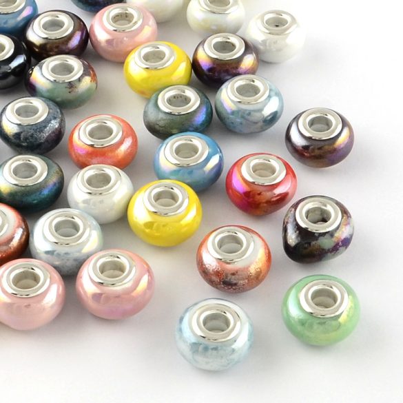 Kézzel készített porcelán gyöngyök gyöngyházfényű almazöld charm