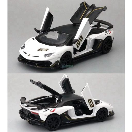 CCA autómodell 1:43 Lamborghini Aventador SVJ 63 licenszes, gyüjtőknek - vitrindobozban fehér