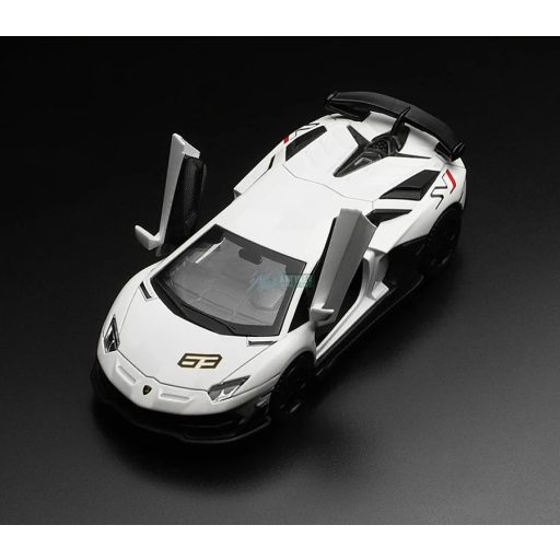 CCA autómodell 1:43 Lamborghini Aventador SVJ 63 licenszes, gyüjtőknek - vitrindobozban fehér